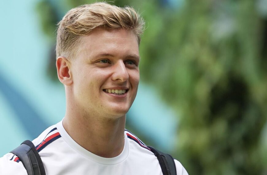 Mick Schumacher to drive for Sauber in 2025?