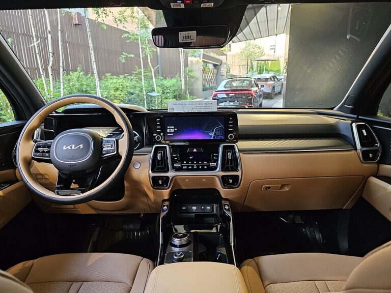 Kia_Sorento_Hybrid_MQ4_HEV_Saddle_Brown_(2)