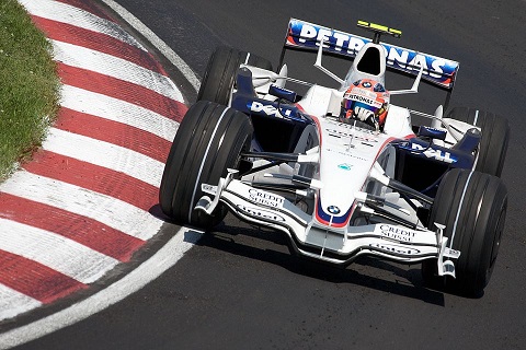 BMW f1 car driving by Robert kubica in 2008