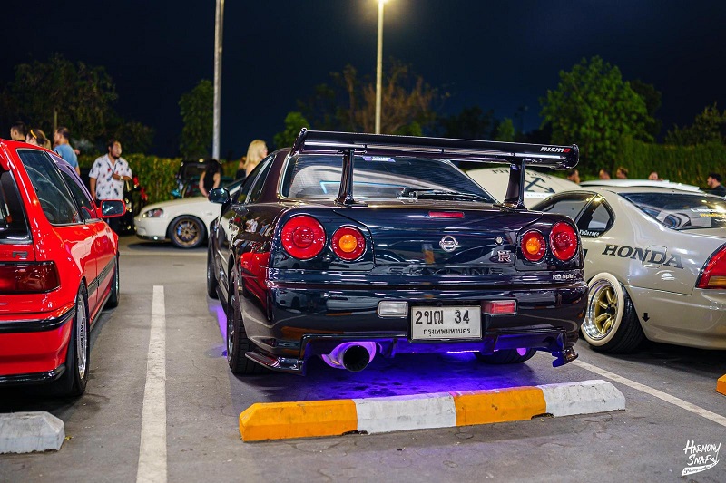 Nissan Skyline GT-R R34 in Bangkok at night